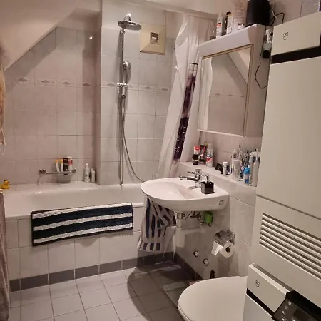 Designer With Rooftop Privatunterkunft *